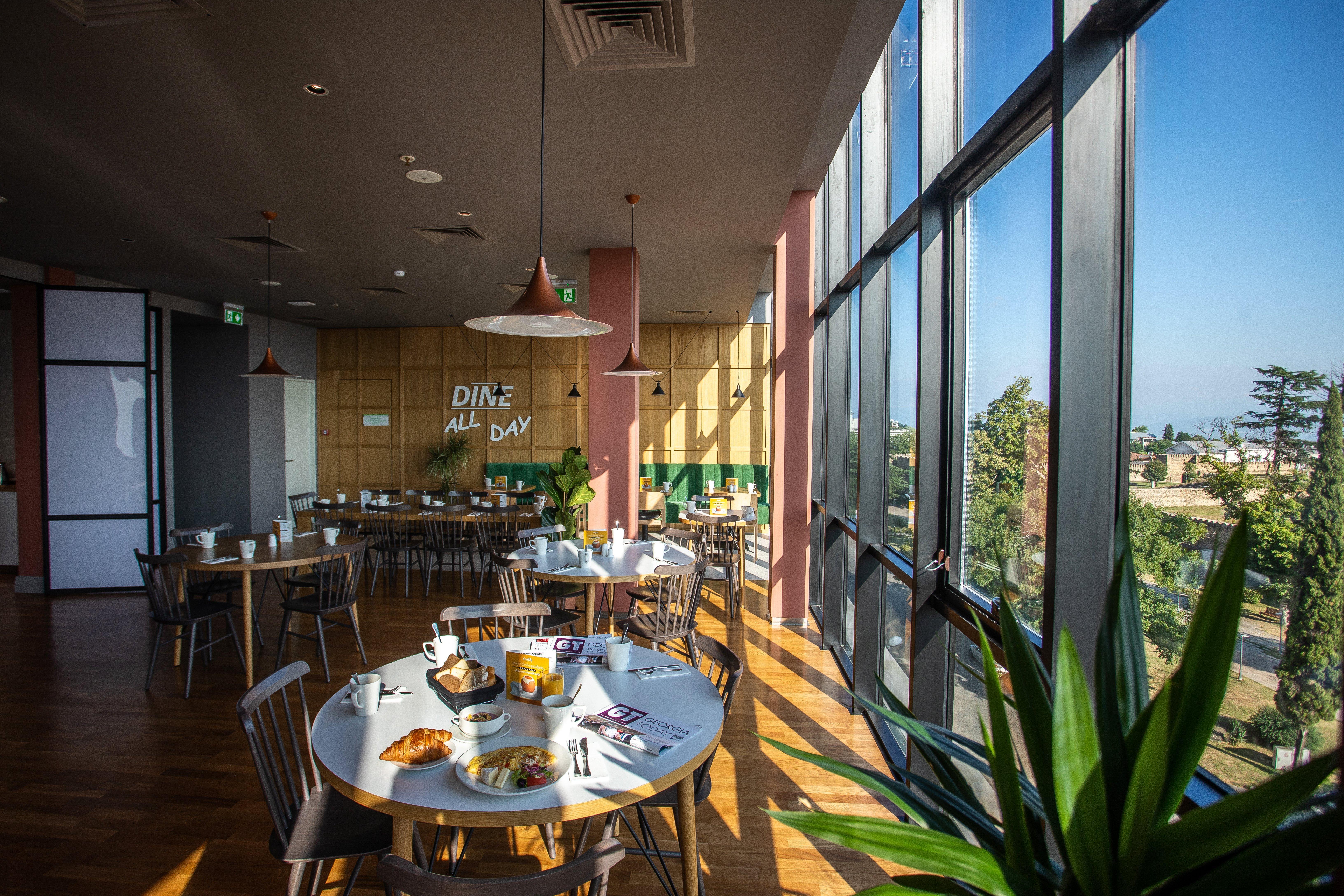 Holiday Inn Telavi By Ihg Екстериор снимка